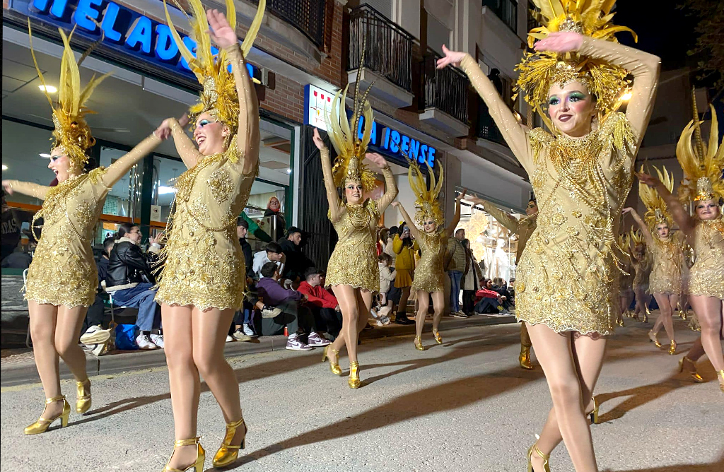Las calles de Totana se llenaron de color, msica y alegra con el esperado desfile del Carnaval